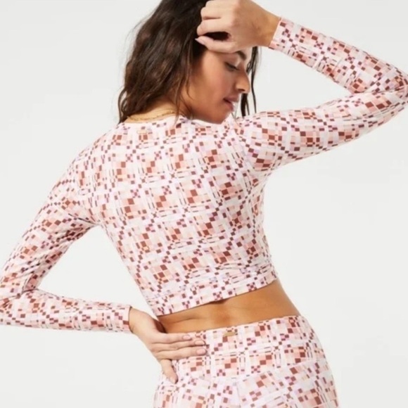 L* Space | Active Sporty Aim High Long Sleeve Crop Top Block Party Pullover | XS - Picture 2 of 12